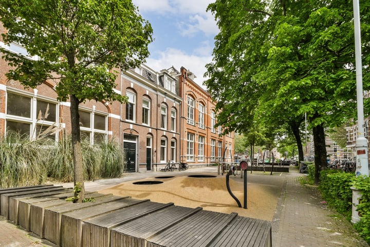 Bekijk foto 47 van Bilderdijkstraat 132-3