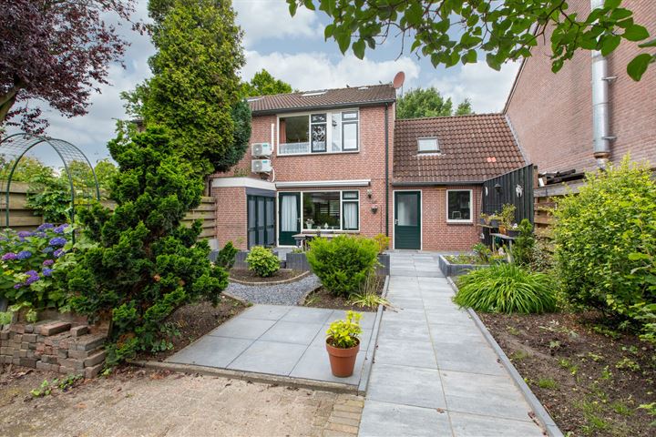 Bekijk foto 37 van van der Goesstraat 85