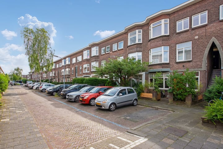 Bekijk foto 34 van van Naeltwijckstraat 8