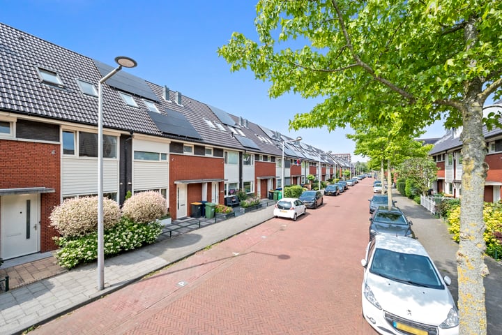 Bekijk foto 36 van Platostraat 4