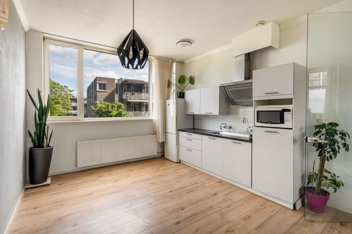 Photo 5 of Van Meekerenstraat 168