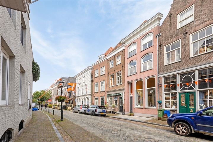 View photo 37 of Maasstraat 9