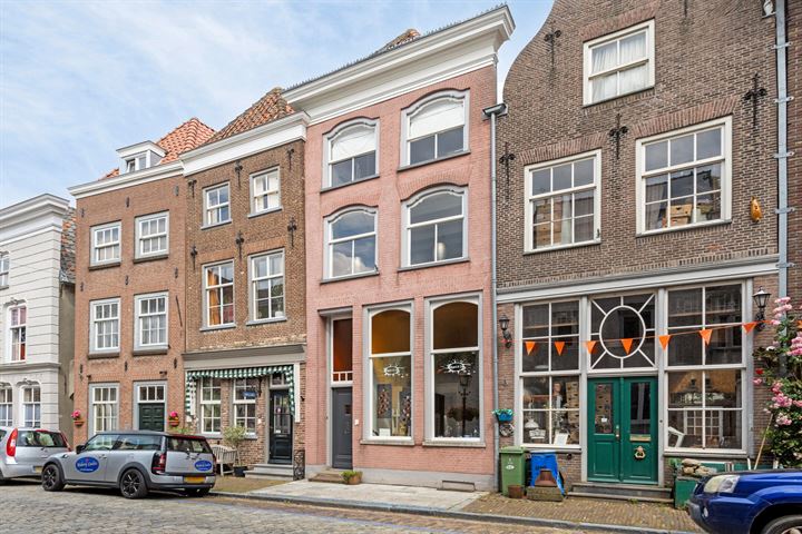 View photo 38 of Maasstraat 9