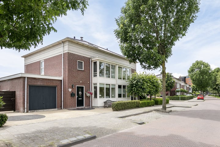 Bekijk foto 2 van Meerwedesingel 67