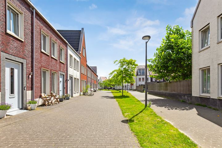 Bekijk foto 42 van Lancelotstraat 2