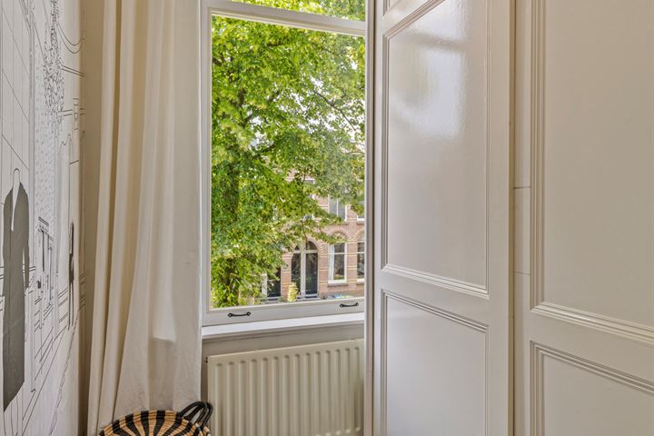 View photo 16 of Leoninusstraat 36