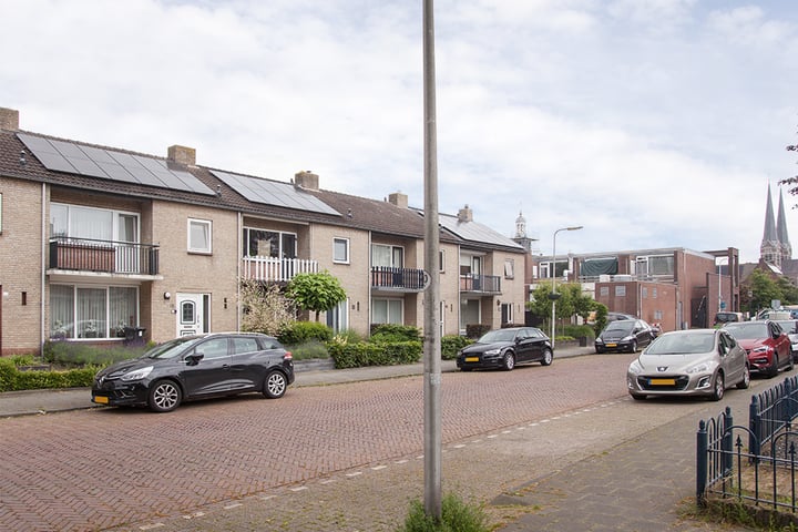 Bekijk foto 28 van Lindenbleek 18