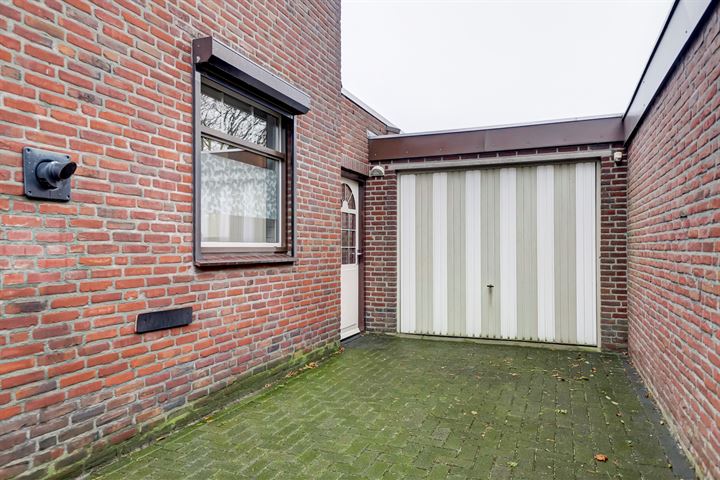 View photo 32 of Bernhardstraat 11