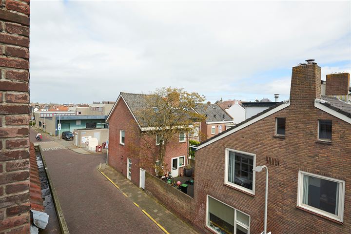 View photo 16 of Dwarsstraat 17