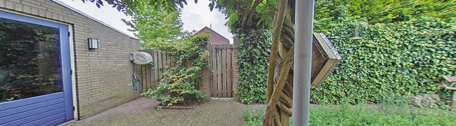 View 360° photo of Achtertuin of Hazelaarstraat 12