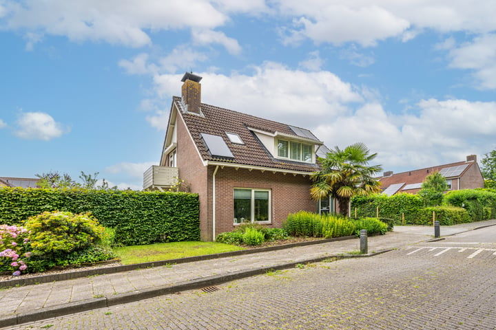 Bekijk foto 4 van Liesbethstraat 39