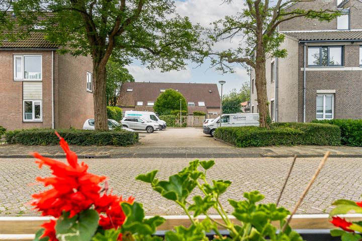 Bekijk foto 39 van Sweder van Boesichemstraat 2