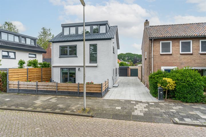 Bekijk foto 42 van Sweder van Boesichemstraat 2