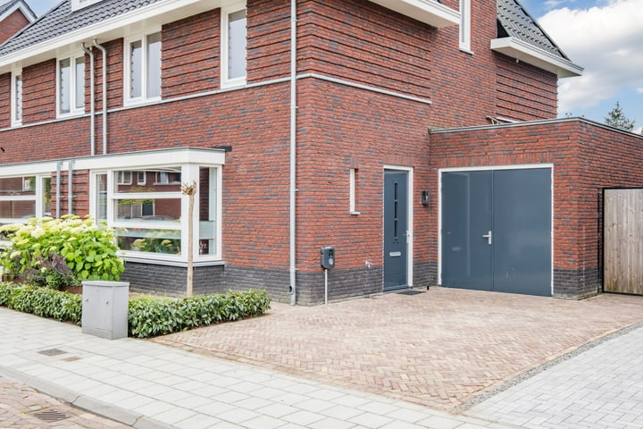 View photo 56 of Belle van Zuylenstraat 11