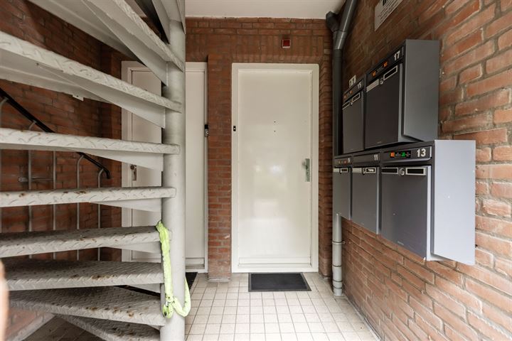 Bekijk foto 3 van Caspar Damstraat 11