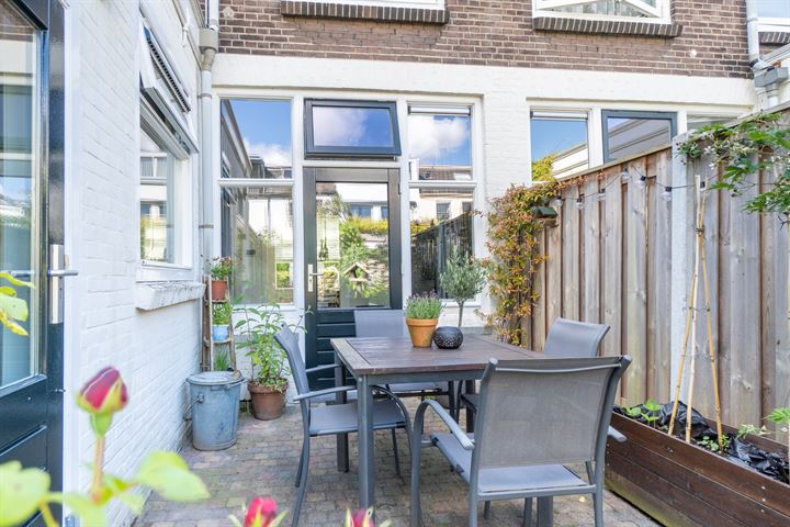 Bekijk foto 31 van Derk Buismanstraat 12