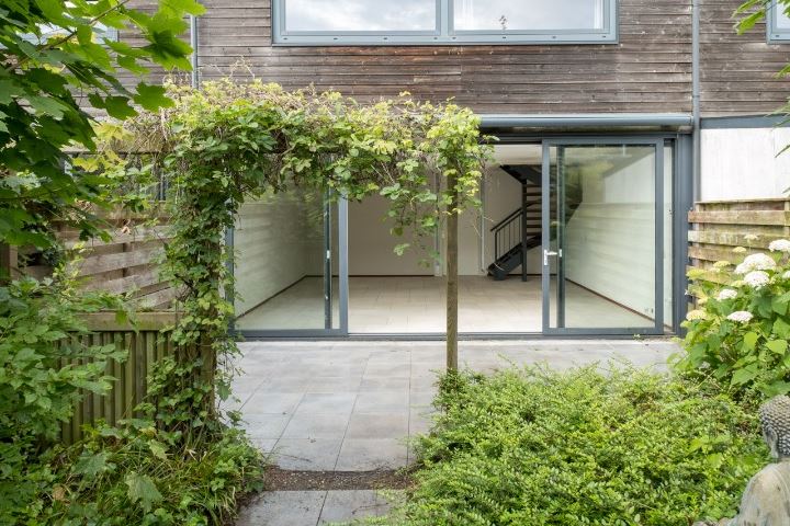 View photo 25 of Gombertstraat 61