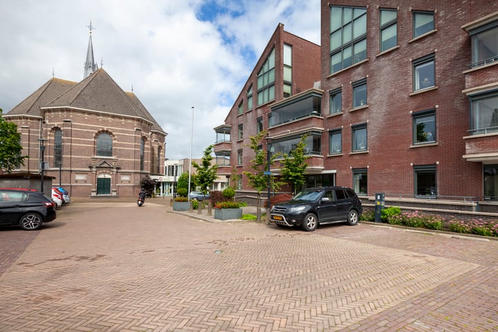 Bekijk foto 39 van Kerkplein 18