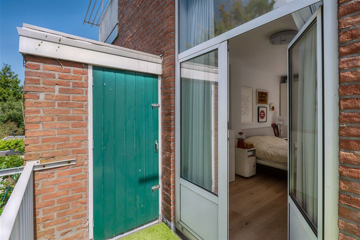 Bekijk foto 31 van Anton de Haenstraat 64