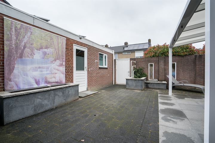 Bekijk foto 39 van Nedermaaslaan 23