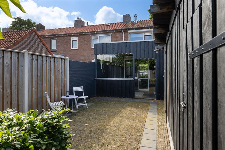 Bekijk foto 30 van Ribesstraat 10