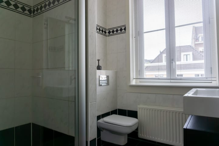 Photo 13 of Geweldigerstraat 10-A