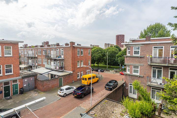 Bekijk foto 17 van Lyonnetstraat 151