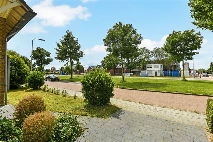 Bekijk foto 52 van Leeuwerikstraat 3