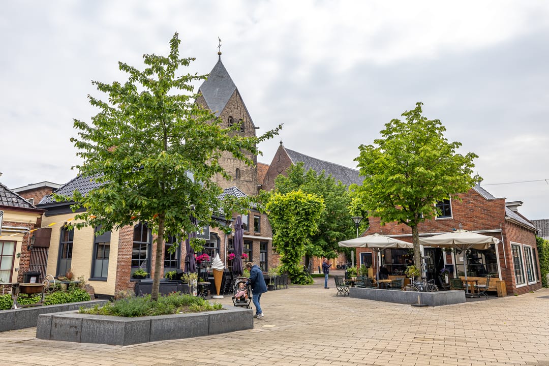 Photo 2 of Plantsoenstraat 26