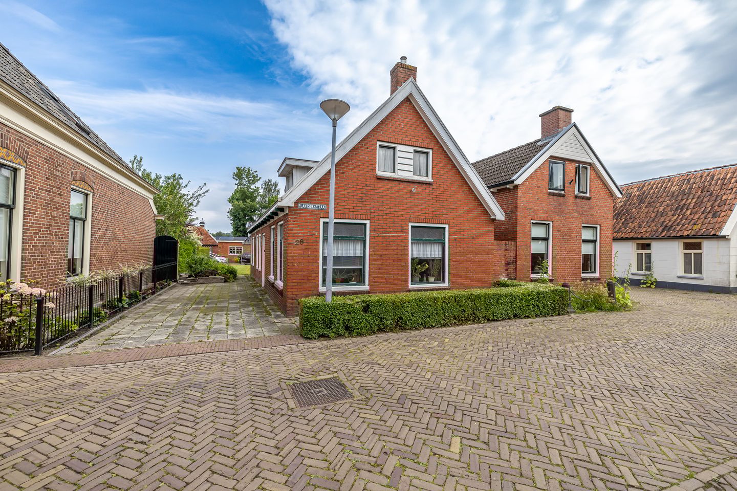 Photo 4 of Plantsoenstraat 26
