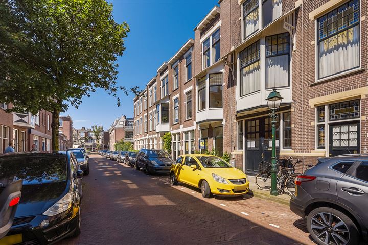 View photo 24 of Van Beverningkstraat 114