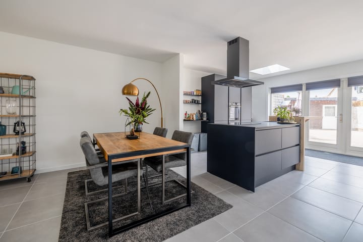 Photo 8 of Beneden Molendijk 30