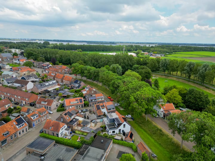 Photo 35 of Beneden Molendijk 30