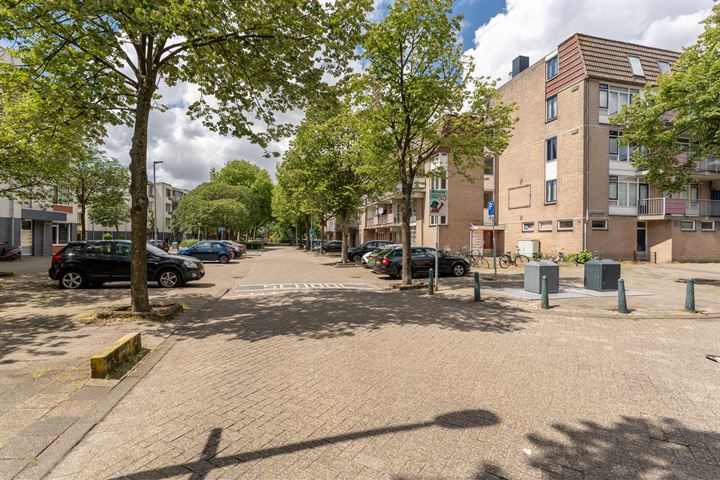 Bekijk foto 1 van Veemarktstraat 105