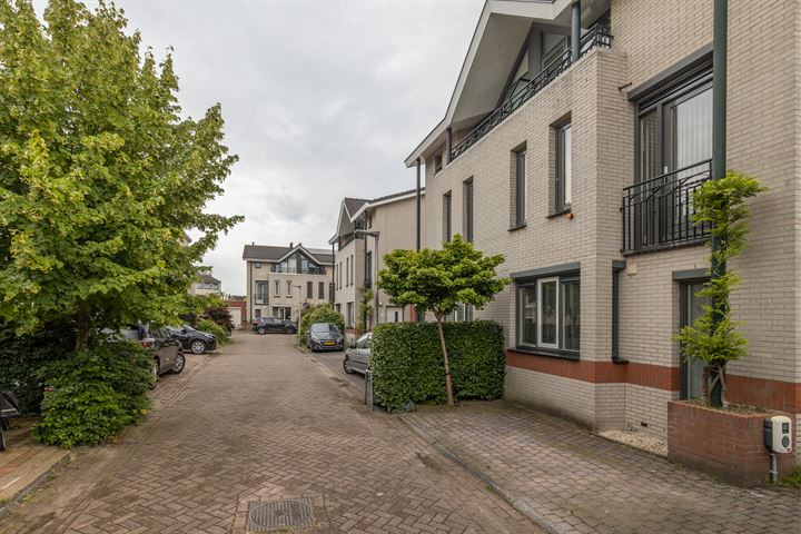 Bekijk foto 32 van Leliestraat 7