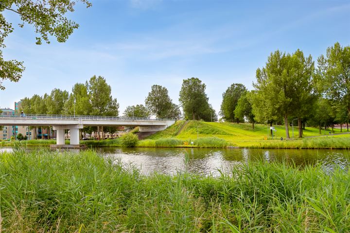 Bekijk foto 39 van Renoirstraat 200