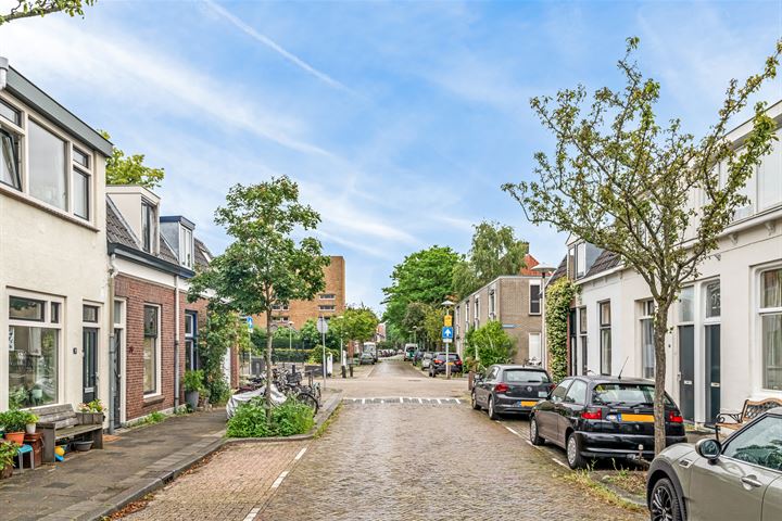 Bekijk foto 30 van Van der Mondestraat 31