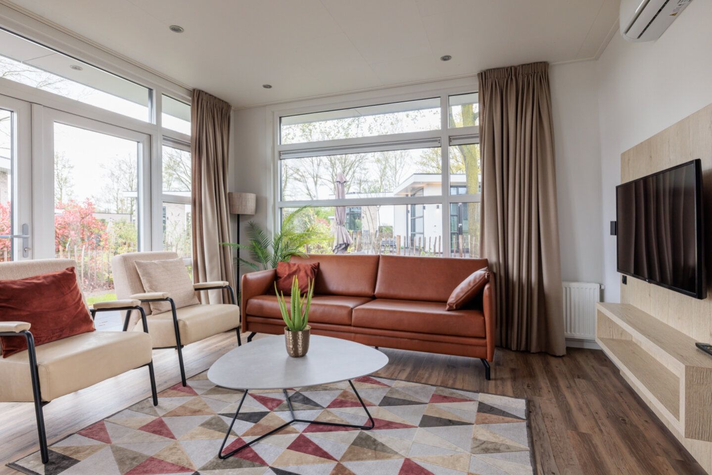 Photo 10 of Loverensestraat 11-K13