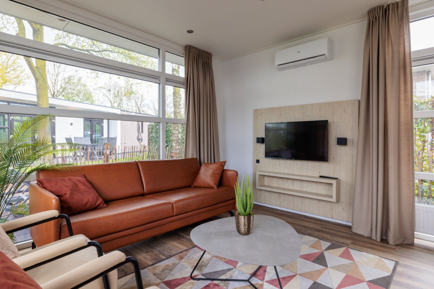 Photo 14 of Loverensestraat 11-K13