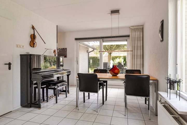 Foto 9 van Thujalaan 4