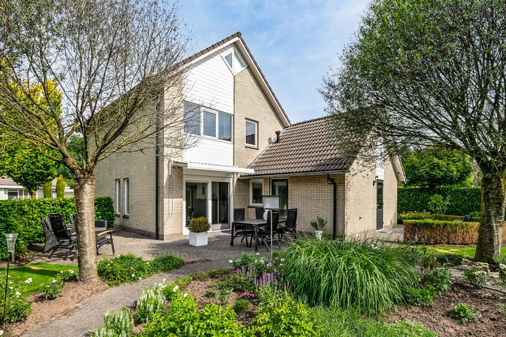 Foto 27 van Thujalaan 4