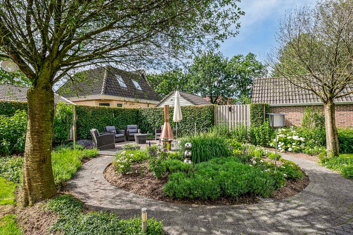 Foto 33 van Thujalaan 4