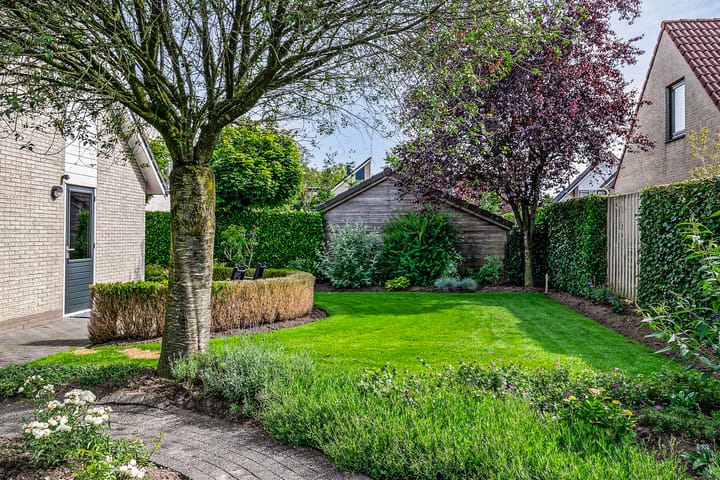 Foto 36 van Thujalaan 4