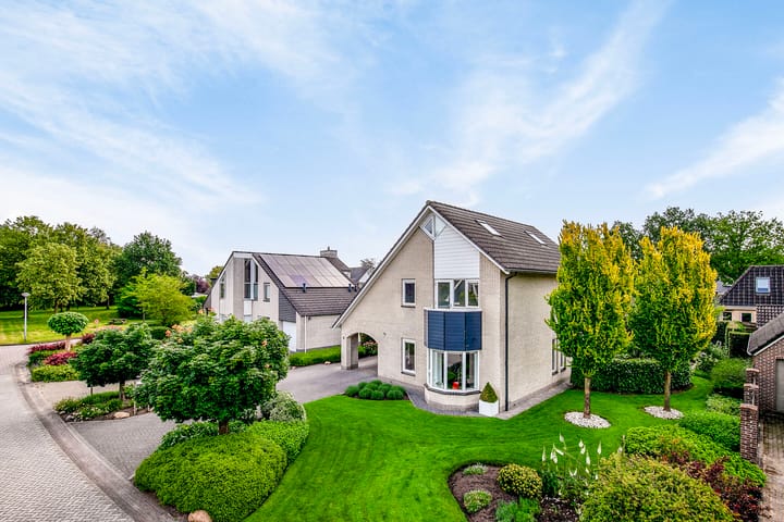 Foto 38 van Thujalaan 4