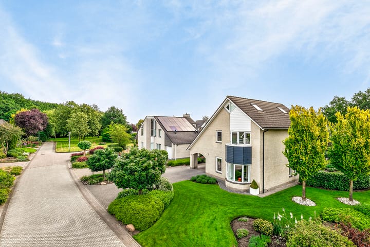 Foto 40 van Thujalaan 4