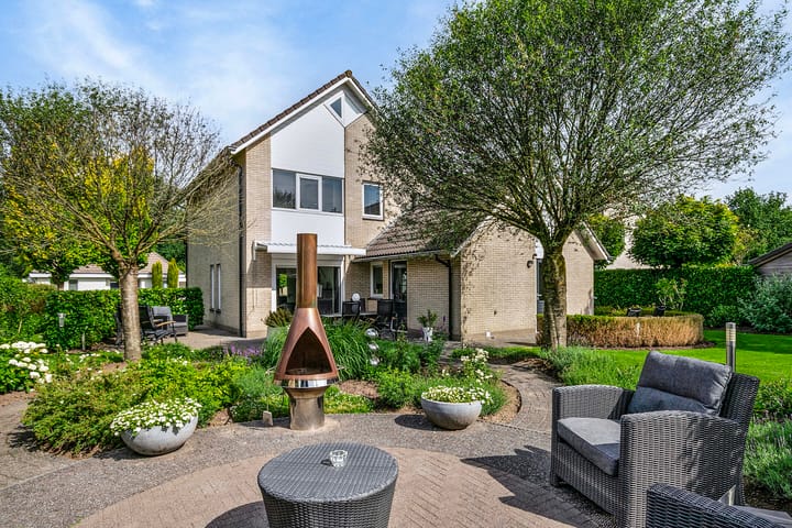 Foto 35 van Thujalaan 4