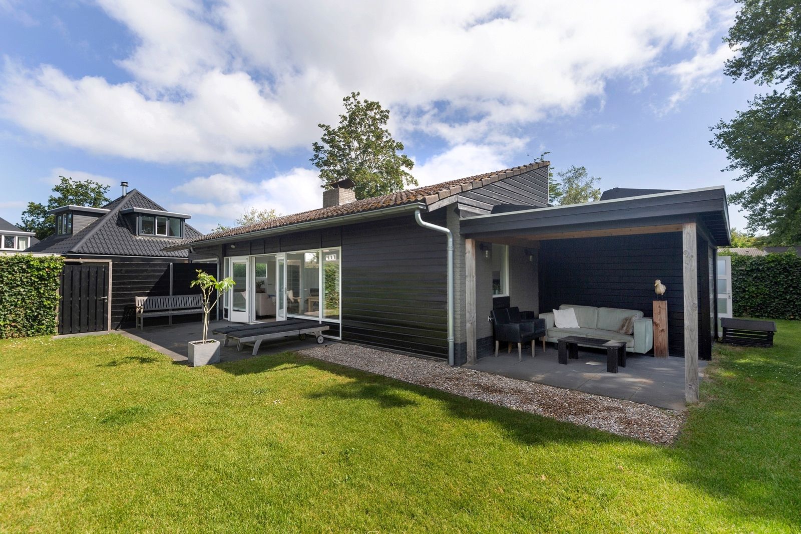 3-bedroom freehold villa in Ouddorp — photo 1 of 5