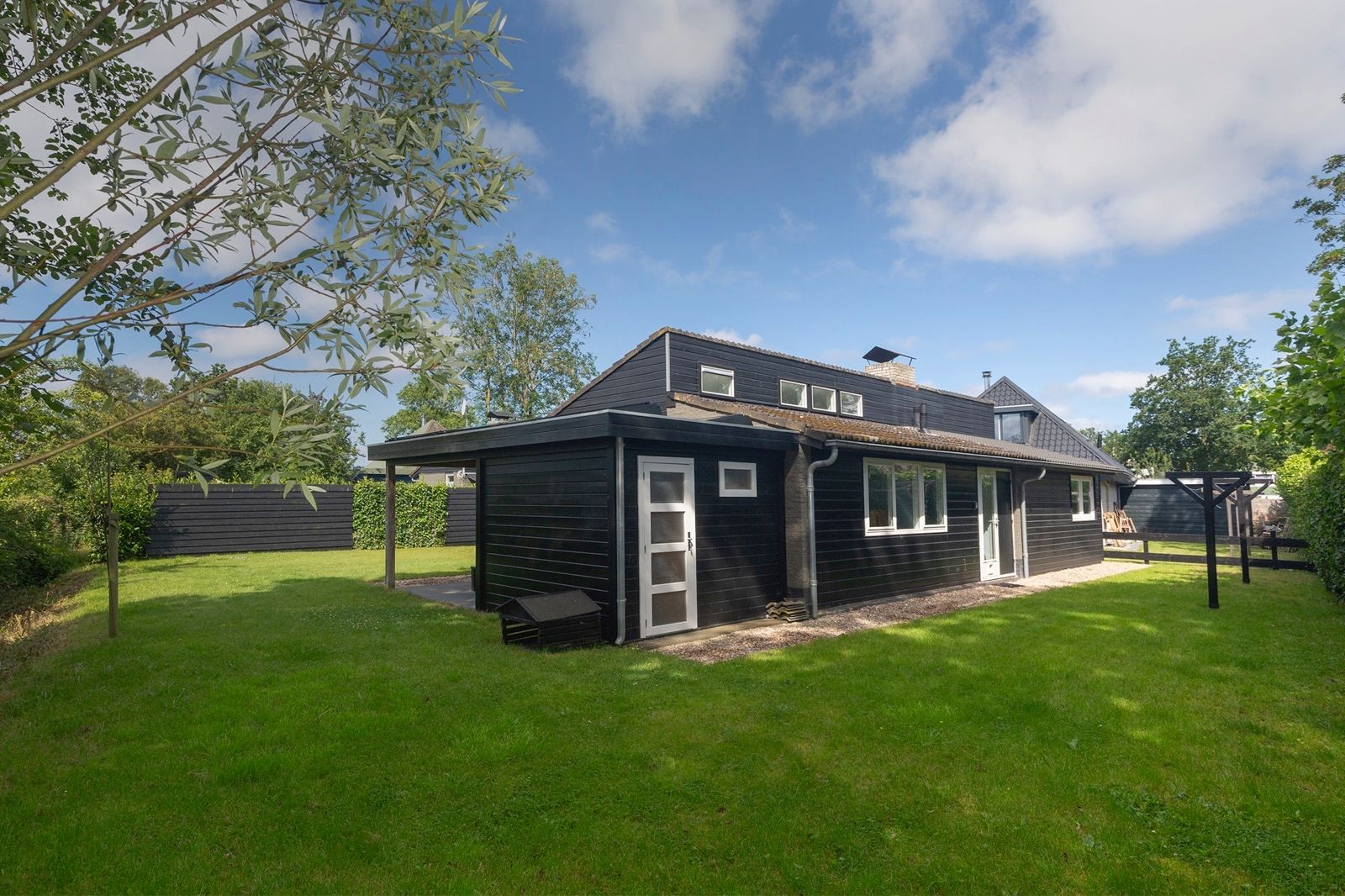 3-bedroom freehold villa in Ouddorp — photo 2 of 5