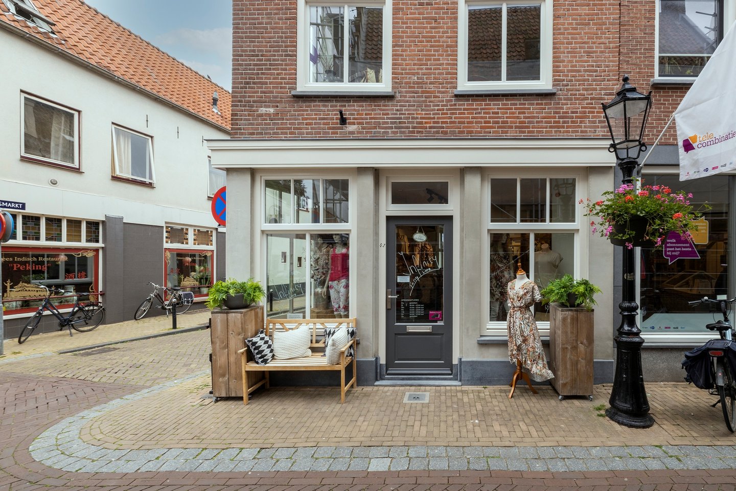 View photo 1 of Lopikerstraat 42