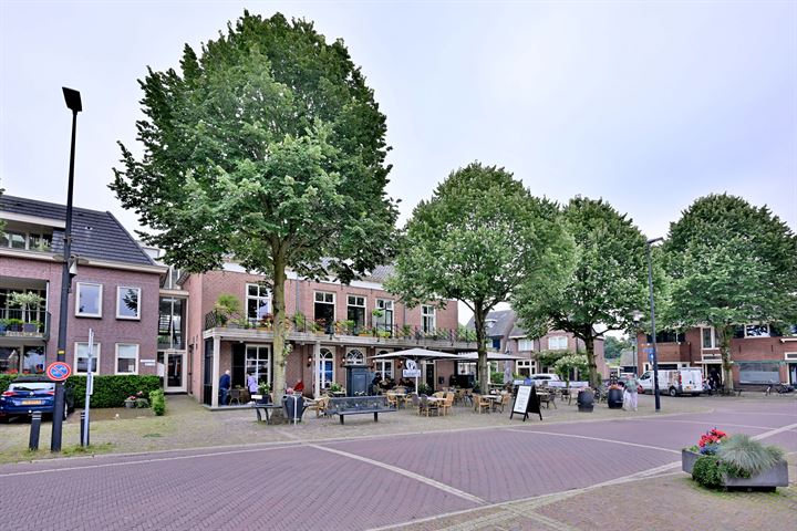 View photo 40 of Marktplein 18-B